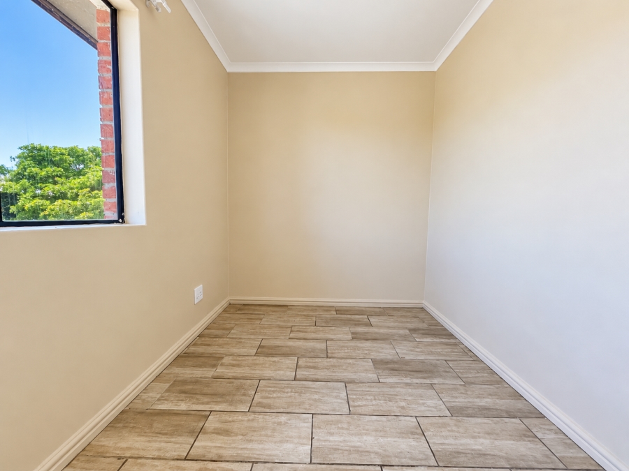 6 Bedroom Property for Sale in Rugby Western Cape